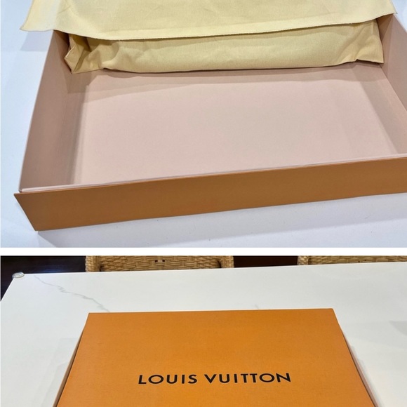 Authentic lv tote bag in very good condition. - Picture 9 of 9